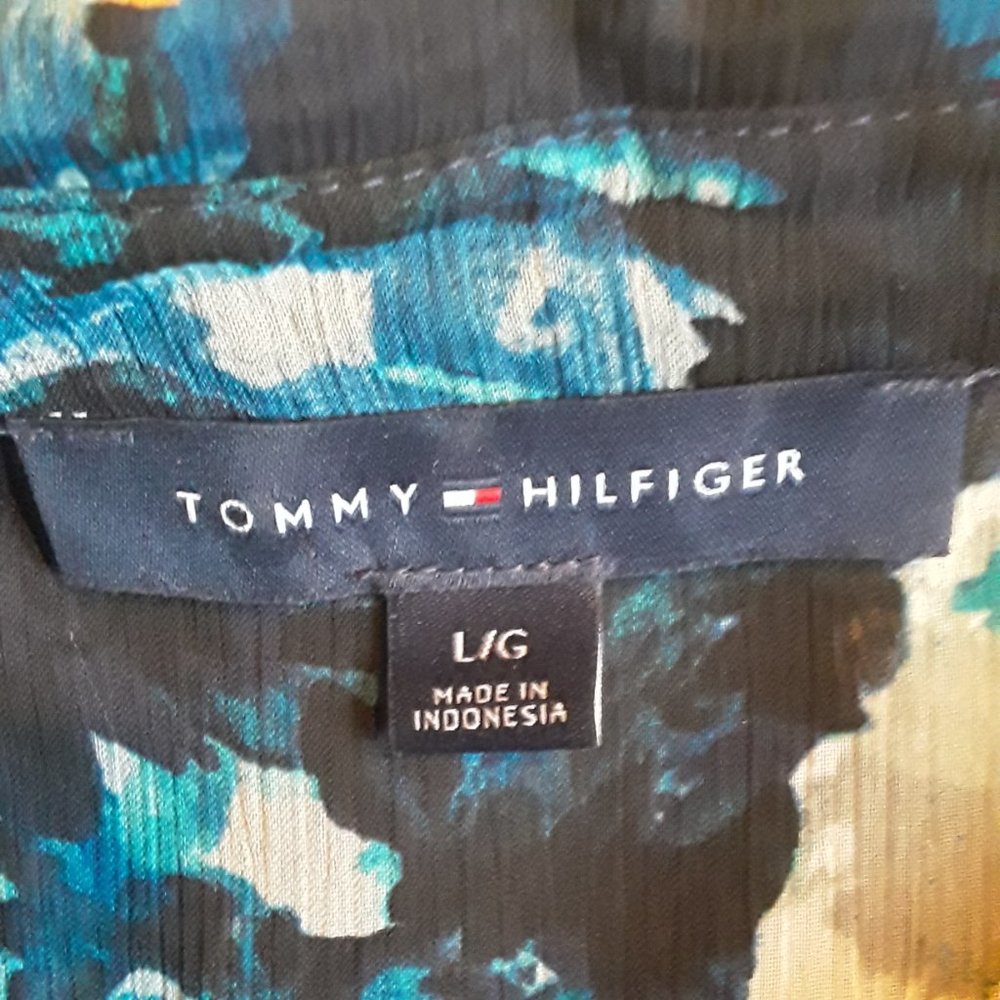 NWOT Tommy Hilfiger sheer navy floral blouse - Picture 3 of 5